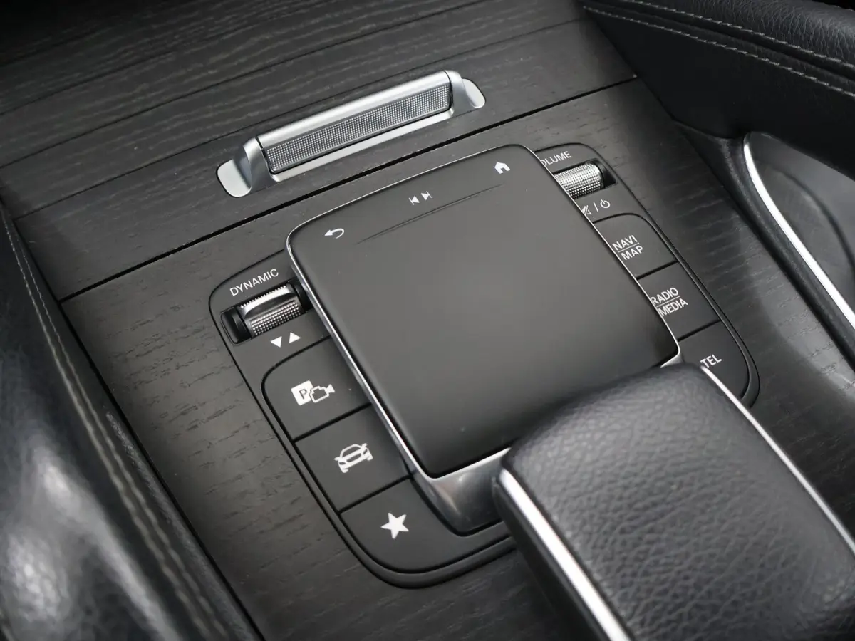 350 e 4MATIC Premium Plus | AMG | Trekhaak | Schuif/kanteldak | Luchtvering | Widescreen | Burmester | Memory |