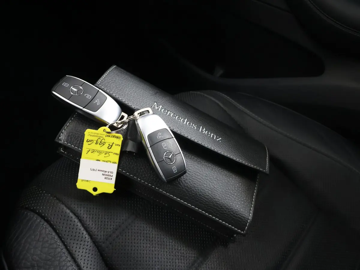 350 e 4MATIC Premium Plus | AMG | Trekhaak | Schuif/kanteldak | Luchtvering | Widescreen | Burmester | Memory |