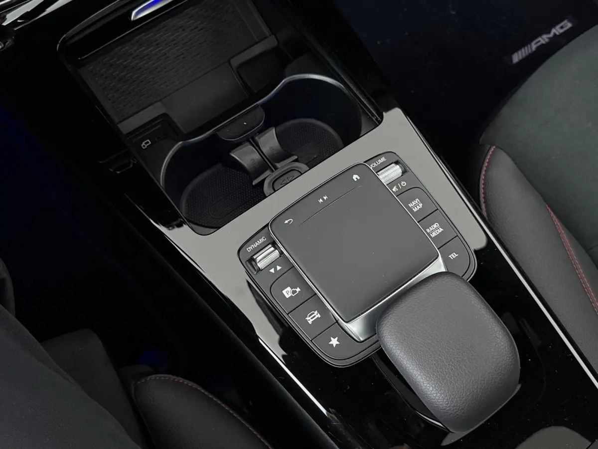 250 e AMG Line | Panoramadak | Widescreen | Stoelverwarming | Achteruitrijcamera |