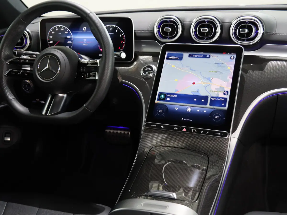 200 AMG Line | Digital Light | Panoramadak | 20" lichtmetalen velgen | Memory | 360 graden camera |