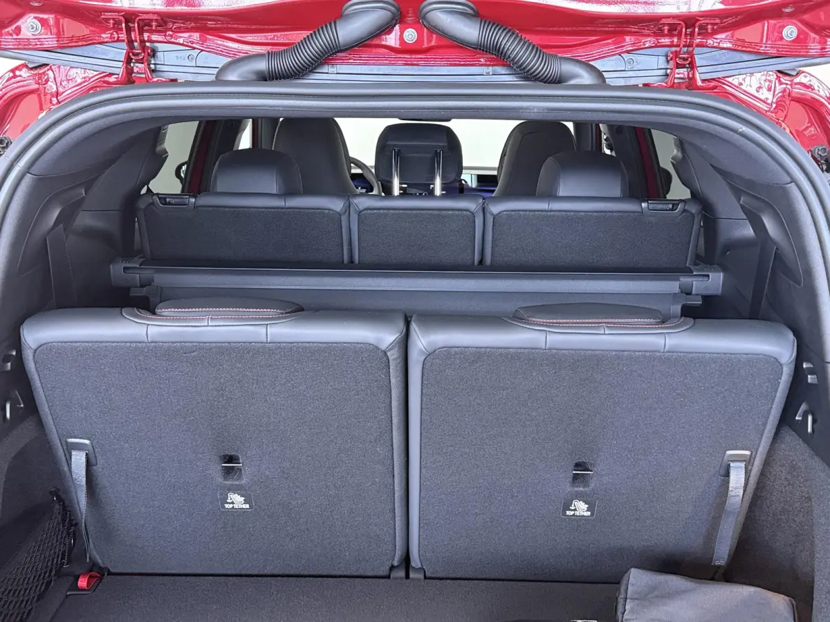 250+ Business Solution AMG 7p. 85.5 kWh | Premium Pakket | Superscreen | Trekhaak | Night | Sportstoelen |