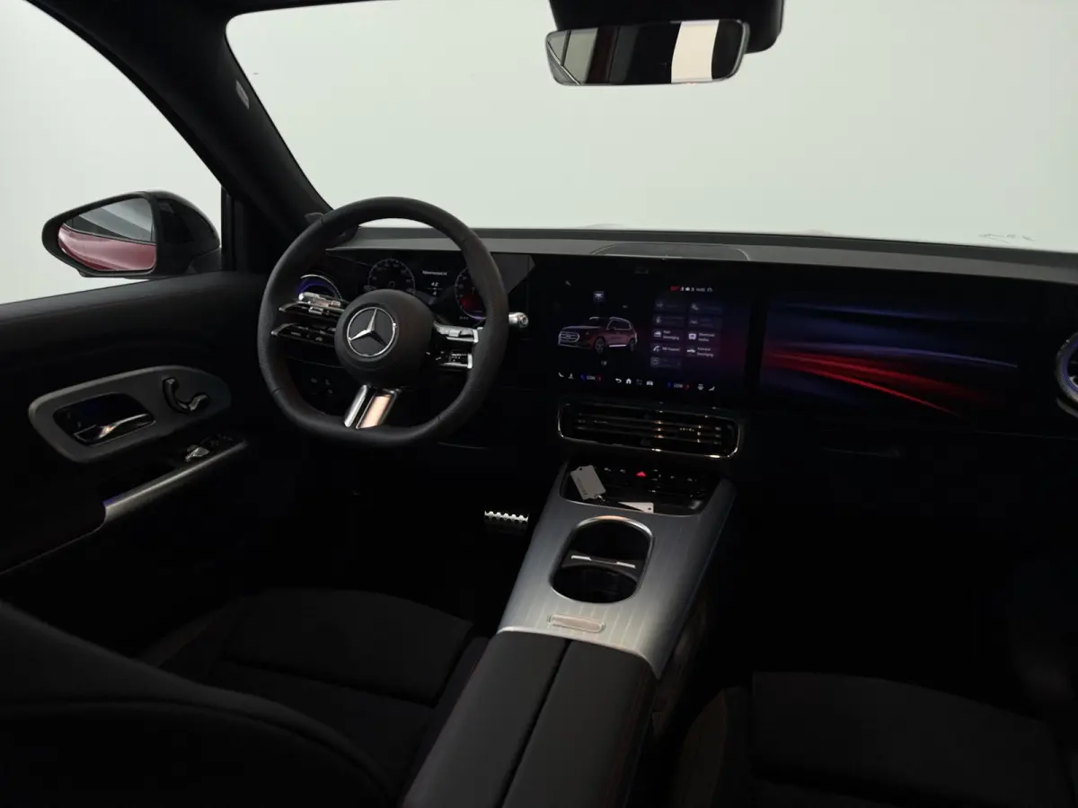 250+ Business Solution AMG 7p. 85.5 kWh | Premium Pakket | Superscreen | Trekhaak | Night | Sportstoelen |