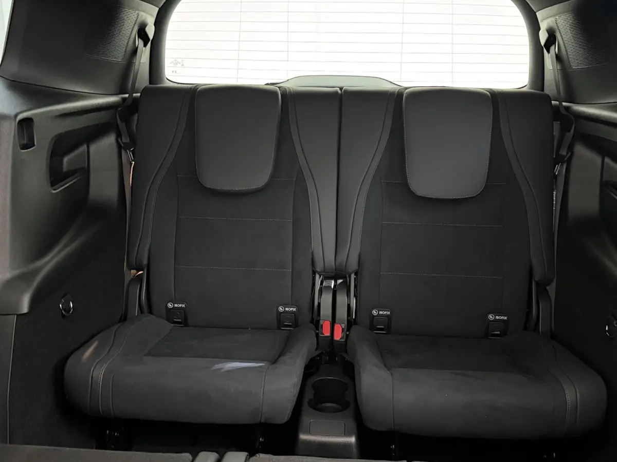 250+ Business Solution AMG 7p. 85.5 kWh | Premium Pakket | Superscreen | Trekhaak | Night | Sportstoelen |
