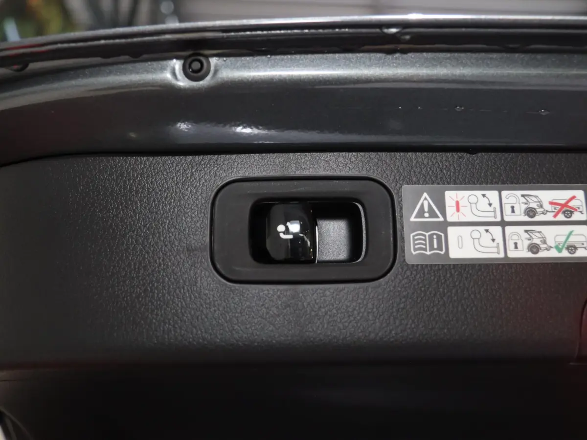 300e Business Solution AMG | AMG Line Plus | Trekhaak | Stoelventilatie | Head-up | Burmester |