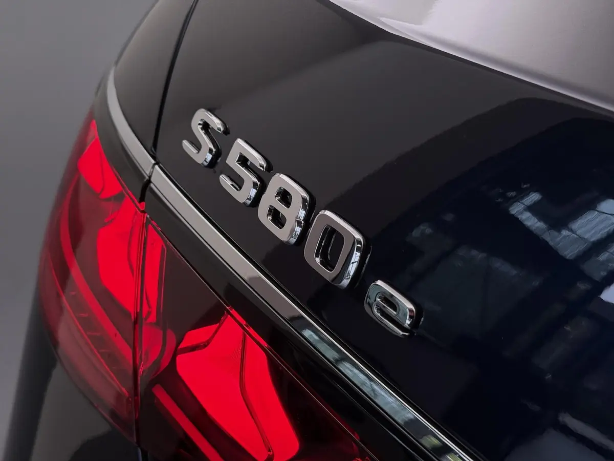 580 e 4MATIC Long | Executive stoelenpakket achter | Premium Plus pakket | AMG Line |