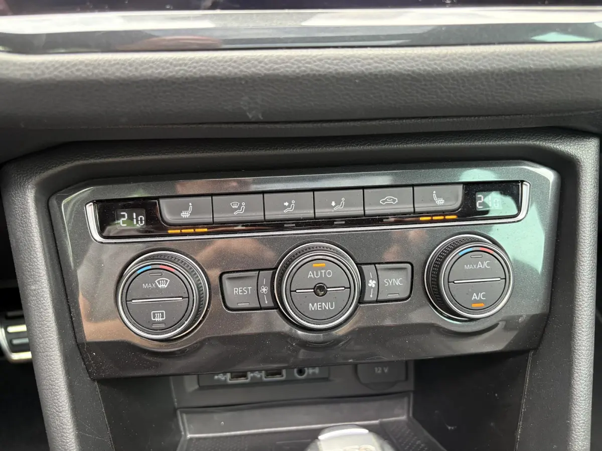 1.4 TSI ACT Highline 3x R-Line - Panorama