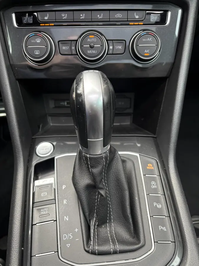 1.4 TSI ACT Highline 3x R-Line - Panorama
