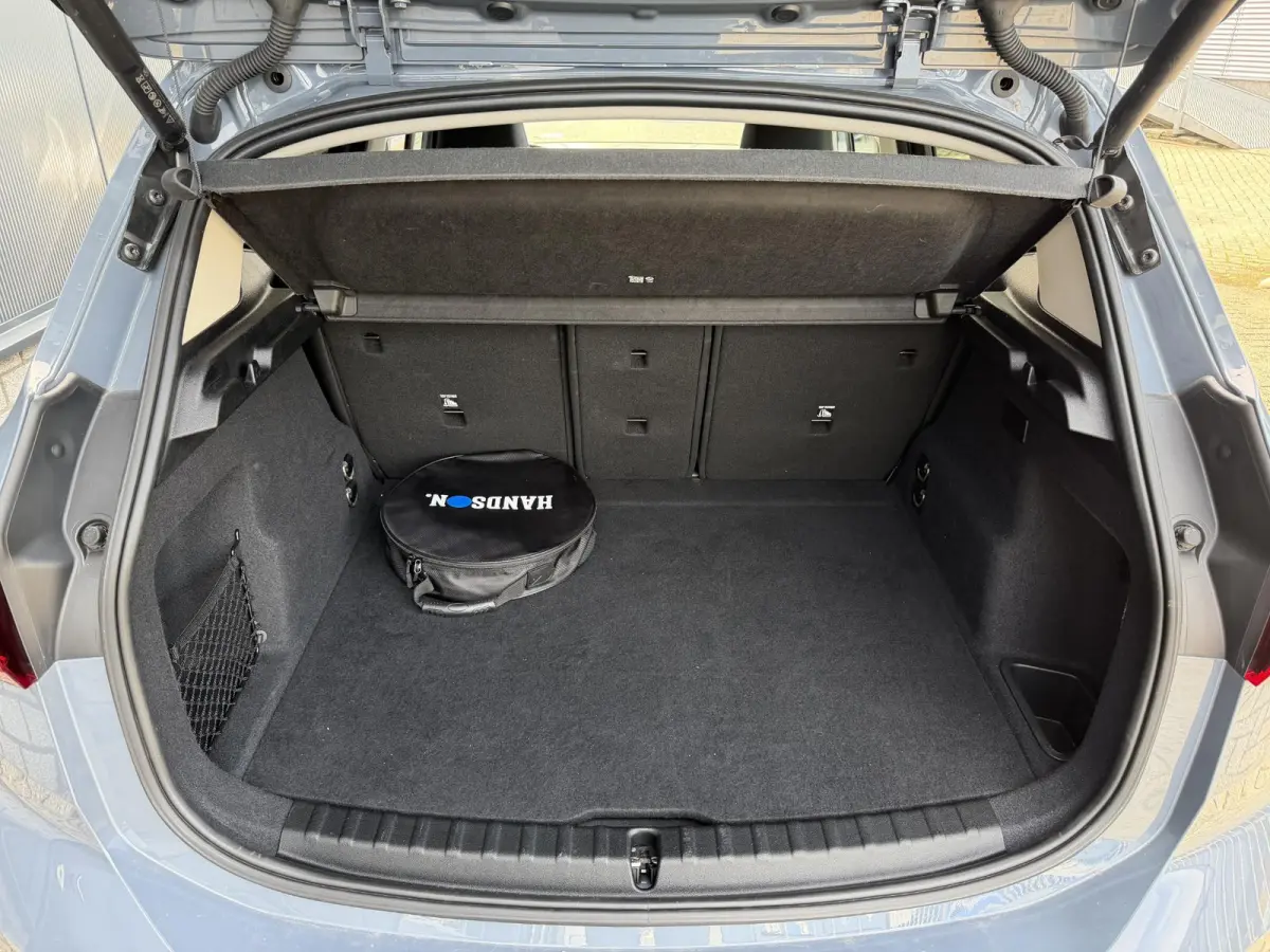 225e xDrive Luxury Line 17"/Leder + memory/Panoramadak/Stoelmassage/Harman Kardon/Camera/Head-up/Apple Carplay & Android Auto