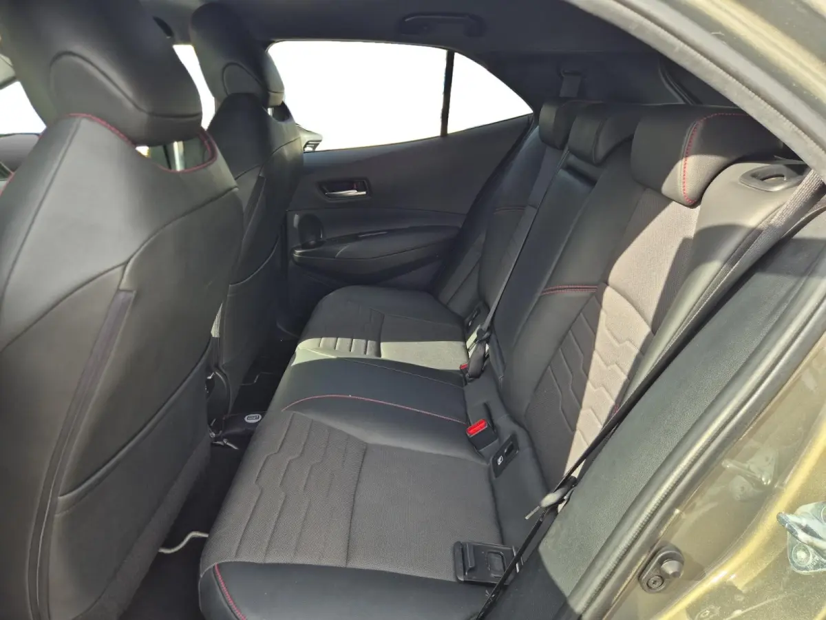 2.0 Hybrid Executive | Cruise Control | Climate Control | Privacy Glass | Half Lederen Bekleding | Navigatie | Camera |