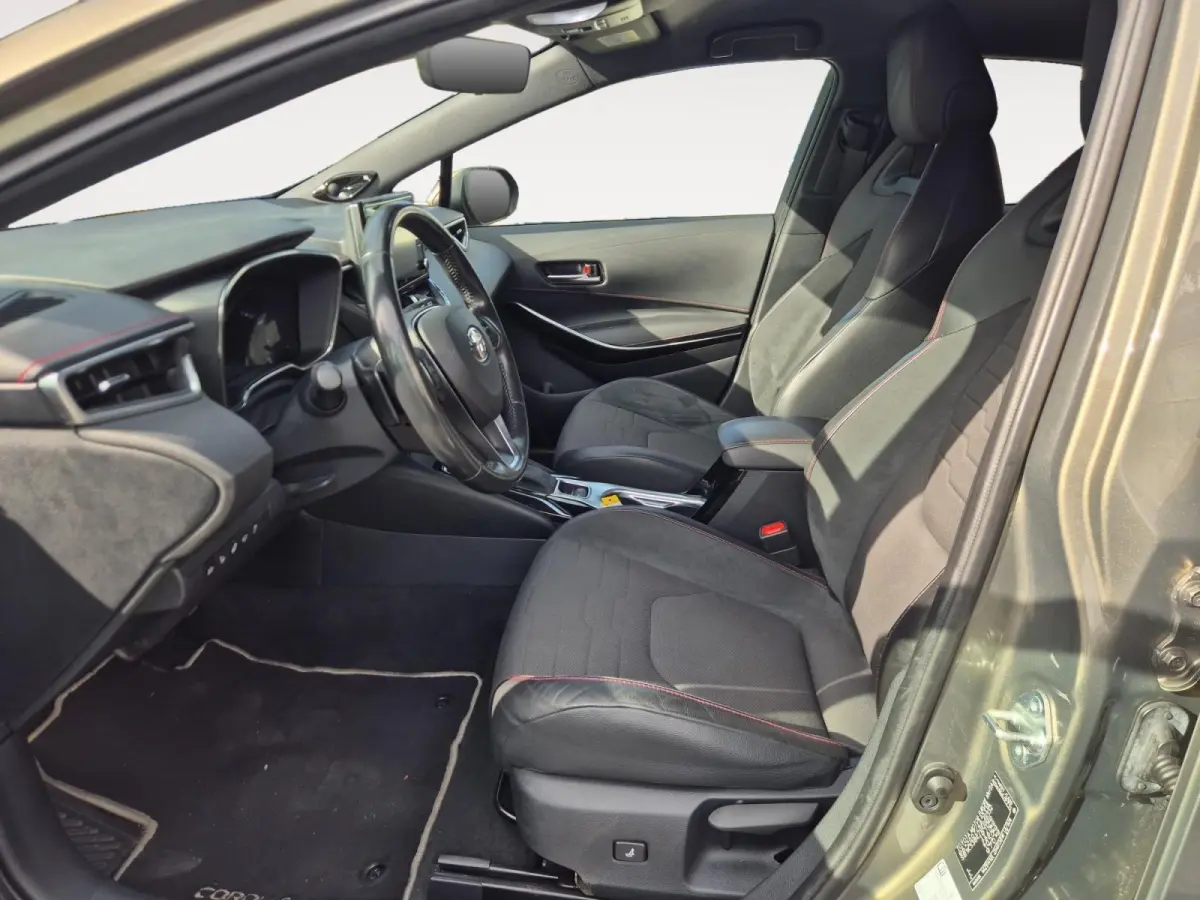 2.0 Hybrid Executive | Cruise Control | Climate Control | Privacy Glass | Half Lederen Bekleding | Navigatie | Camera |