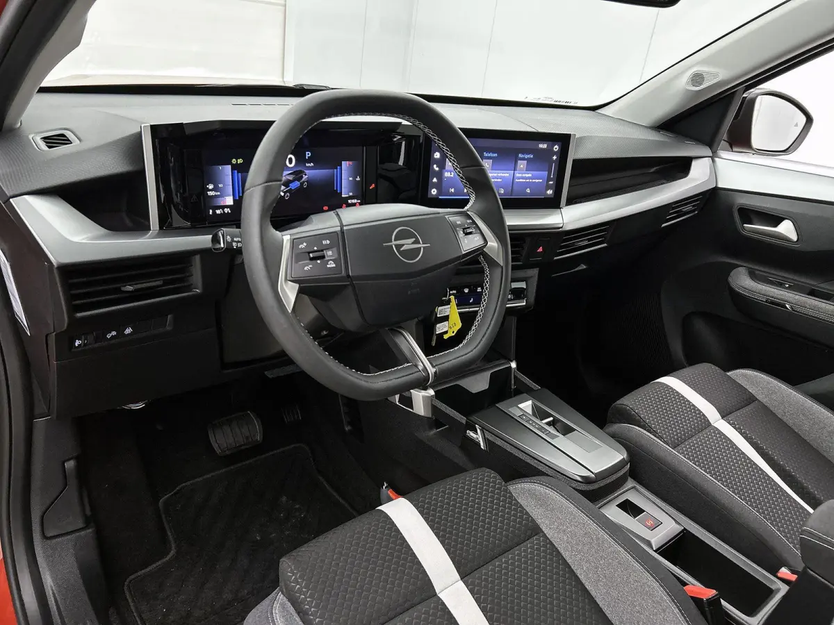 1.2 Turbo Hybrid GS Automaat 145pk | Camera | Navigatie | Climate Control | Apple Carplay/Android Auto | Dodehoek detectie | Cruise Control | LMV 17''