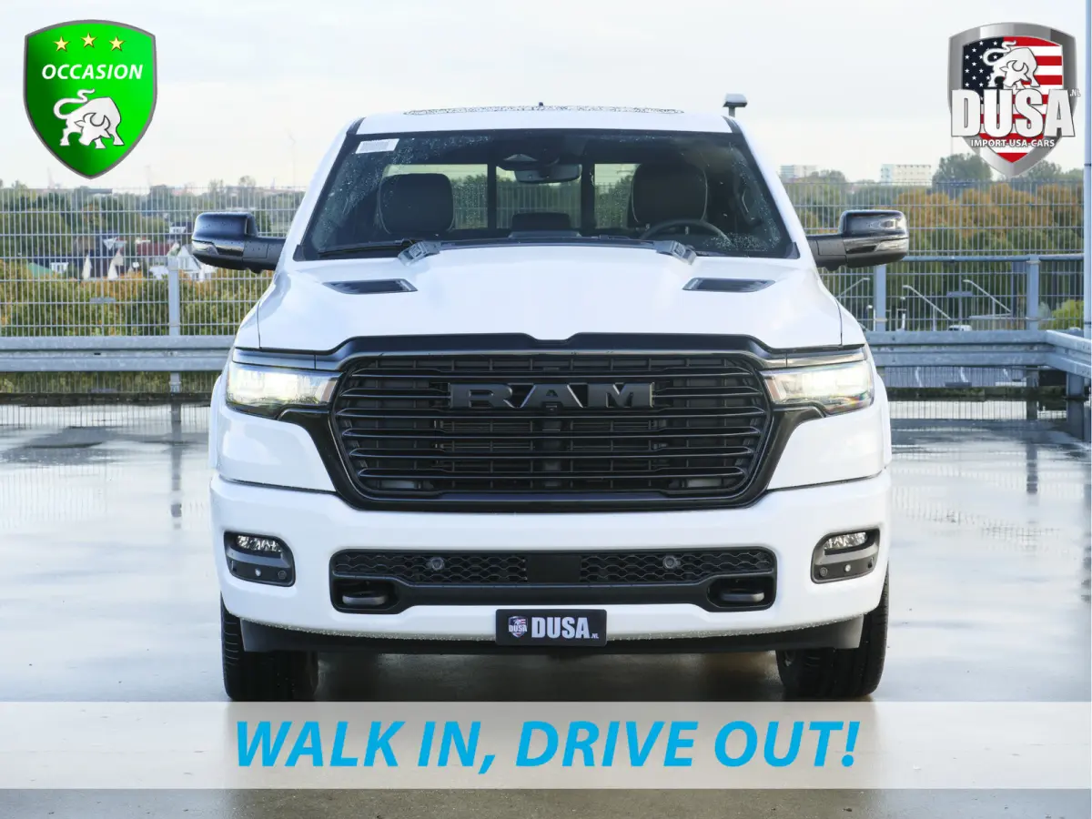 1500 | Laramie | Night | 3.0L I6 Hurricane | Crew Cab | 4X4 | 14,4-inch Touchscreen | Passenger Display | Getoonde accessoires zijn verkrijgbaar tegen meerprijs