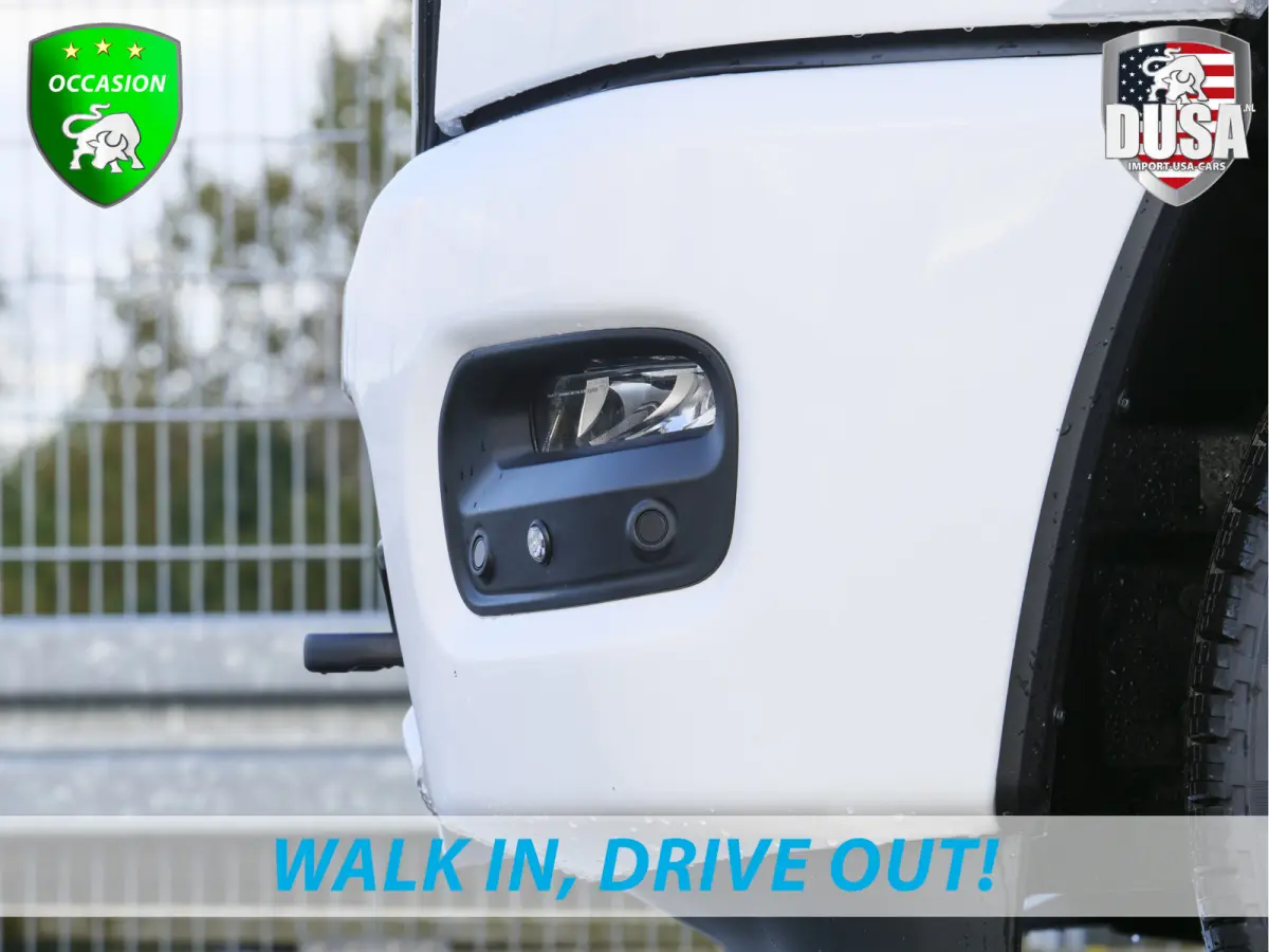 1500 | Laramie | Night | 3.0L I6 Hurricane | Crew Cab | 4X4 | 14,4-inch Touchscreen | Passenger Display | Getoonde accessoires zijn verkrijgbaar tegen meerprijs