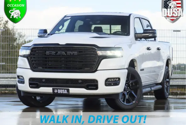 1500 | Laramie | Night | 3.0L I6 Hurricane | Crew Cab | 4X4 | 14,4-inch Touchscreen | Passenger Display | Getoonde accessoires zijn verkrijgbaar tegen meerprijs