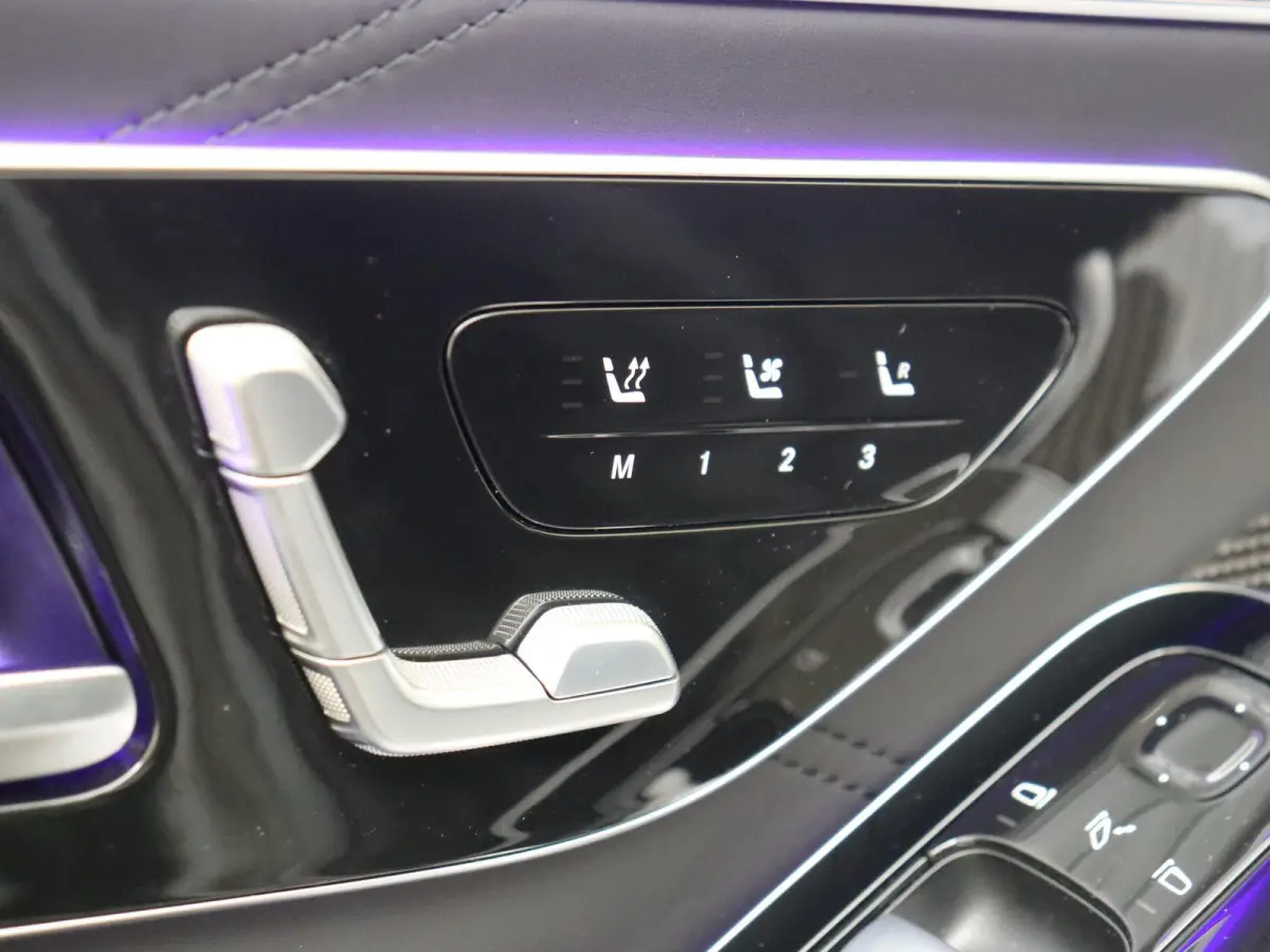 AMG 63 S E Performance / Panoramadak/ Carbon int+ext/ Burmester 4D/ Entertainment/ 21 inch/ Zéér compleet