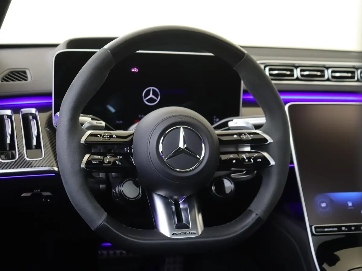 AMG 63 S E Performance / Panoramadak/ Carbon int+ext/ Burmester 4D/ Entertainment/ 21 inch/ Zéér compleet
