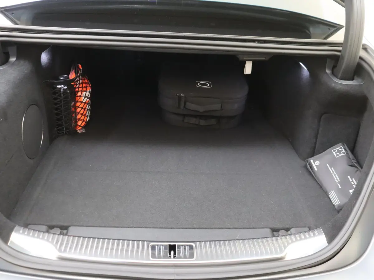 AMG 63 S E Performance / Panoramadak/ Carbon int+ext/ Burmester 4D/ Entertainment/ 21 inch/ Zéér compleet