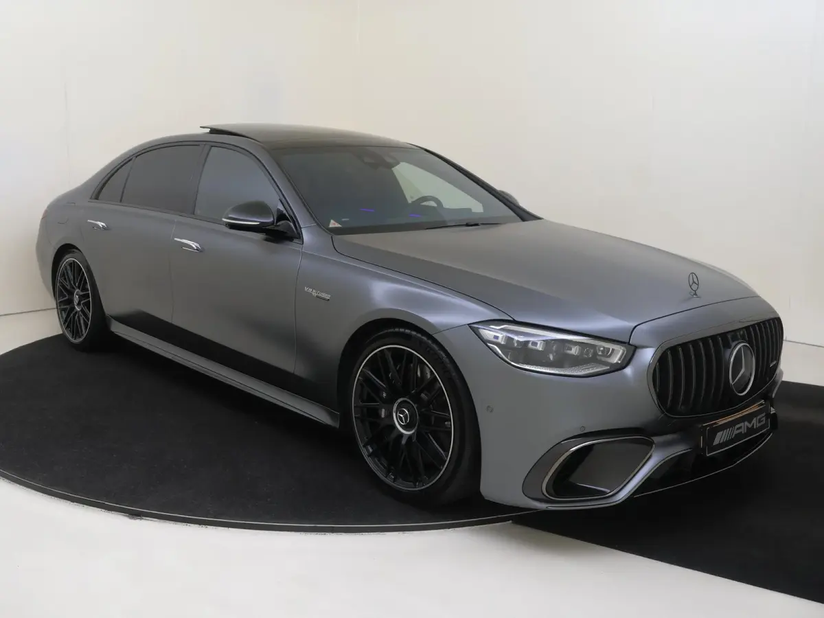 AMG 63 S E Performance / Panoramadak/ Carbon int+ext/ Burmester 4D/ Entertainment/ 21 inch/ Zéér compleet