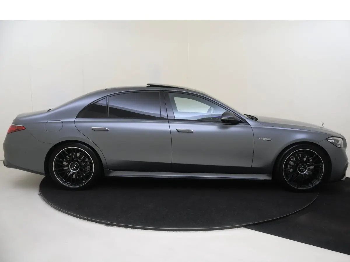 AMG 63 S E Performance / Panoramadak/ Carbon int+ext/ Burmester 4D/ Entertainment/ 21 inch/ Zéér compleet