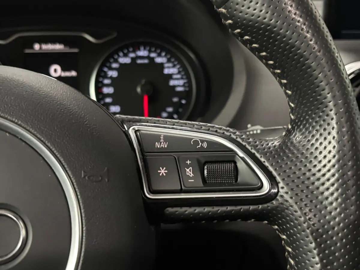 1.4 TFSI Ambiente Pro Line - Pano - ACC