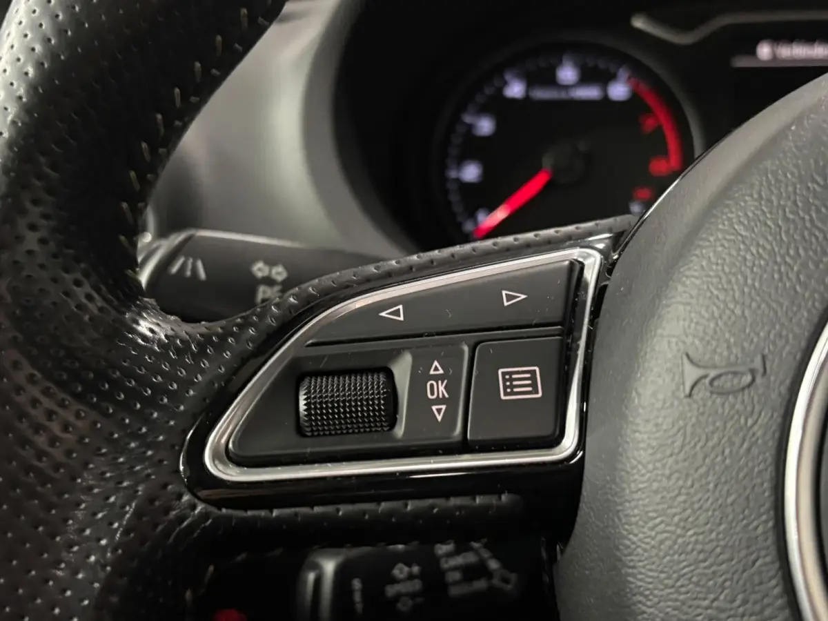 1.4 TFSI Ambiente Pro Line - Pano - ACC