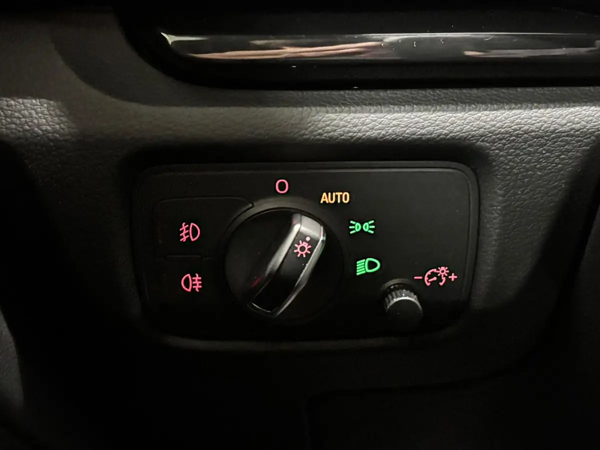1.4 TFSI Ambiente Pro Line - Pano - ACC