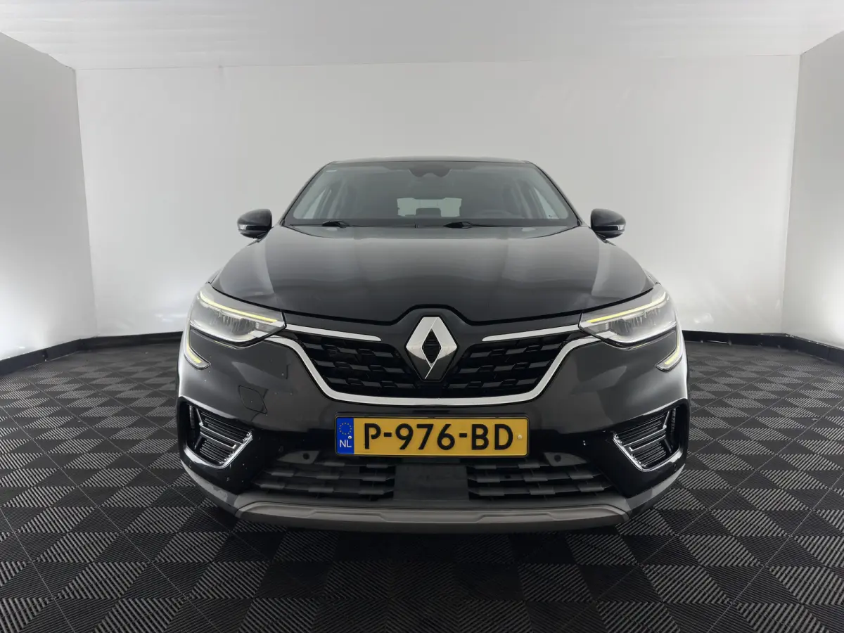1.6 E-Tech Hybrid 145 Intens (INCL-BTW) Aut. *LEATHER-FABRIC | FULL-LED | DIGI-COCKPIT | LANE-ASSIST | BLIND-SPOT | NAVI-FULLMAP | AMBIENTLIGHT | CAMERA | KEYLESS | DAB+ | COMFORTSEATS | KEY