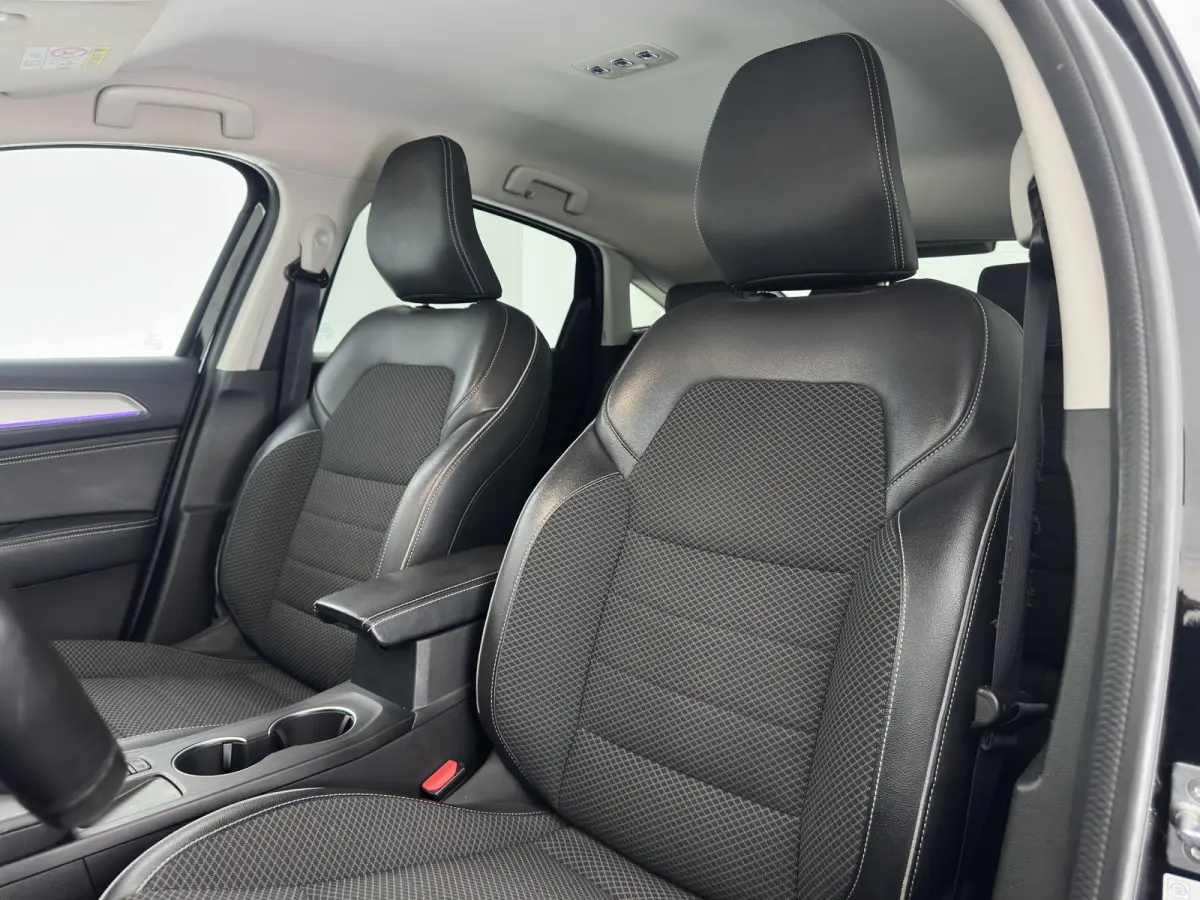 1.6 E-Tech Hybrid 145 Intens (INCL-BTW) Aut. *LEATHER-FABRIC | FULL-LED | DIGI-COCKPIT | LANE-ASSIST | BLIND-SPOT | NAVI-FULLMAP | AMBIENTLIGHT | CAMERA | KEYLESS | DAB+ | COMFORTSEATS | KEY
