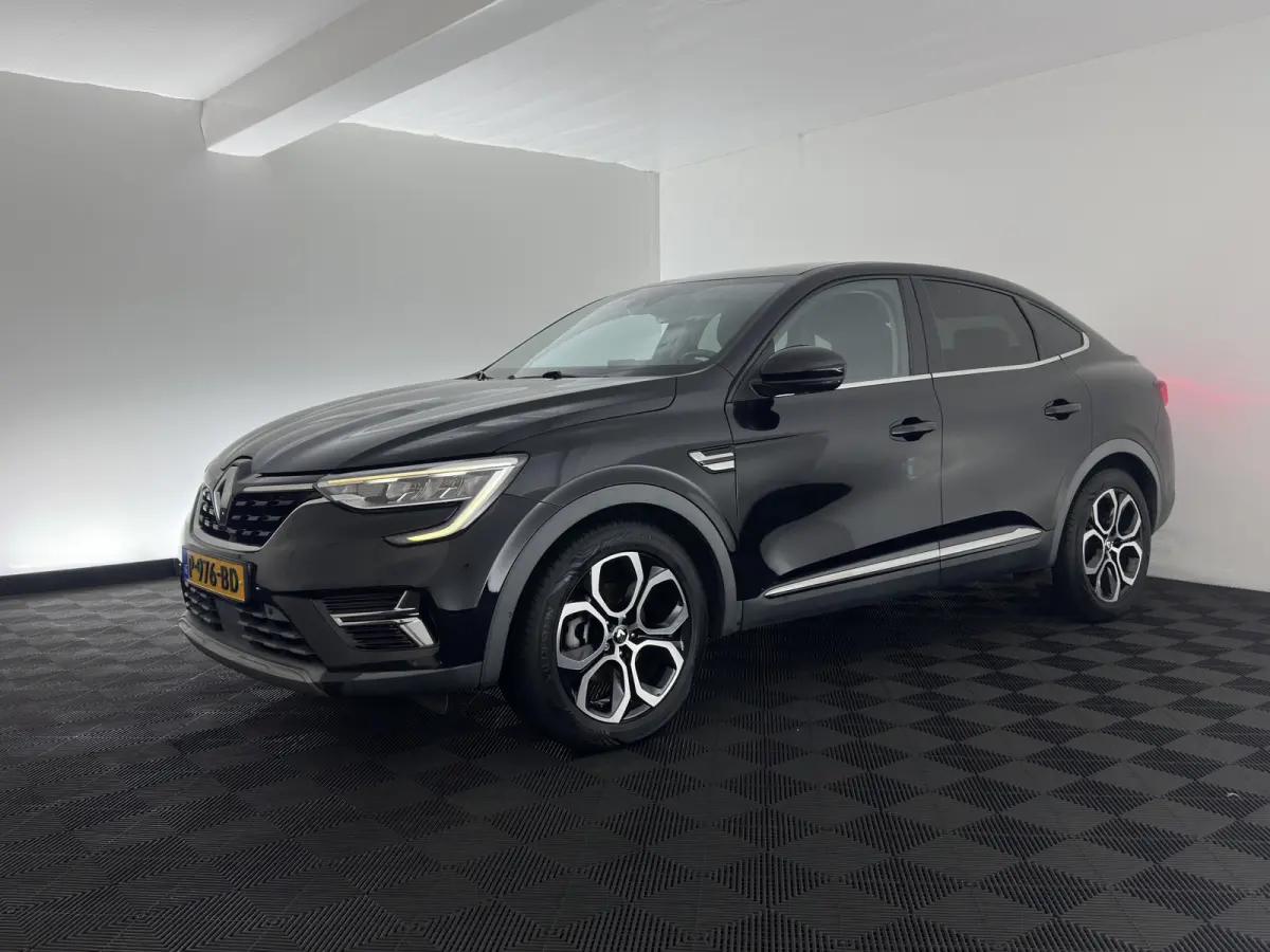 1.6 E-Tech Hybrid 145 Intens (INCL-BTW) Aut. *LEATHER-FABRIC | FULL-LED | DIGI-COCKPIT | LANE-ASSIST | BLIND-SPOT | NAVI-FULLMAP | AMBIENTLIGHT | CAMERA | KEYLESS | DAB+ | COMFORTSEATS | KEY