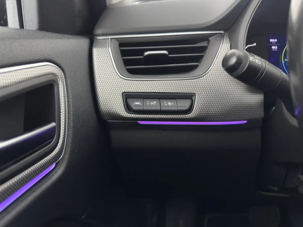 1.6 E-Tech Hybrid 145 Intens (INCL-BTW) Aut. *LEATHER-FABRIC | FULL-LED | DIGI-COCKPIT | LANE-ASSIST | BLIND-SPOT | NAVI-FULLMAP | AMBIENTLIGHT | CAMERA | KEYLESS | DAB+ | COMFORTSEATS | KEY
