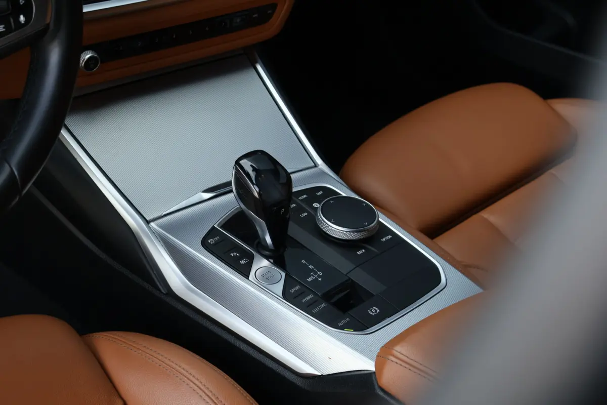 320e M-Sport Business Edition Plus | Trekhaak | Laser Light |  Leer | Camera | Stoelverwarming V+A | Adaptieve Cruise