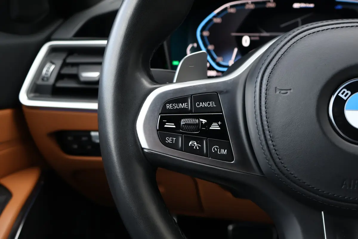 320e M-Sport Business Edition Plus | Trekhaak | Laser Light |  Leer | Camera | Stoelverwarming V+A | Adaptieve Cruise