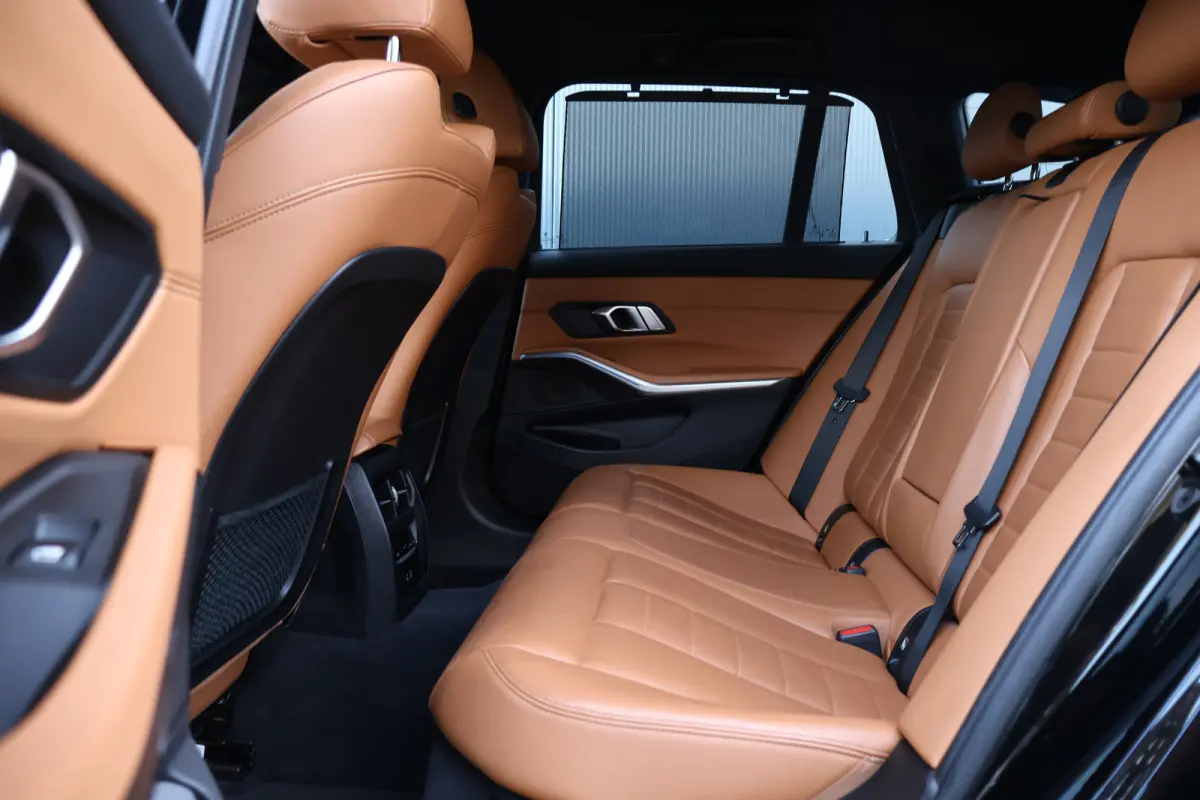 320e M-Sport Business Edition Plus | Trekhaak | Laser Light |  Leer | Camera | Stoelverwarming V+A | Adaptieve Cruise