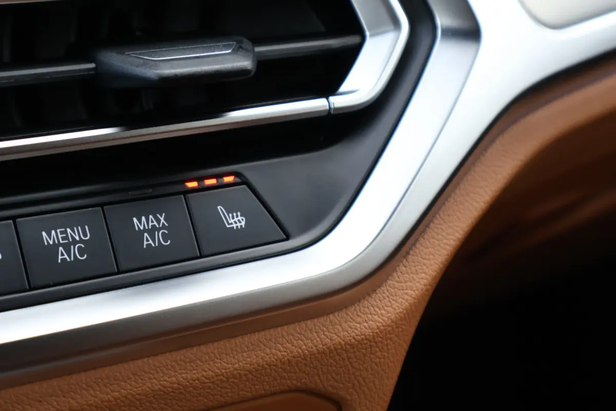320e M-Sport Business Edition Plus | Trekhaak | Laser Light |  Leer | Camera | Stoelverwarming V+A | Adaptieve Cruise