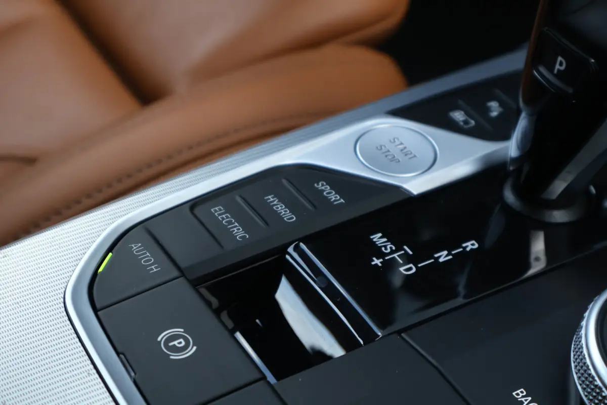 320e M-Sport Business Edition Plus | Trekhaak | Laser Light |  Leer | Camera | Stoelverwarming V+A | Adaptieve Cruise
