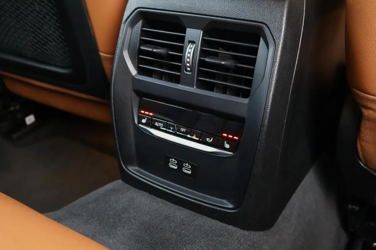 320e M-Sport Business Edition Plus | Trekhaak | Laser Light |  Leer | Camera | Stoelverwarming V+A | Adaptieve Cruise