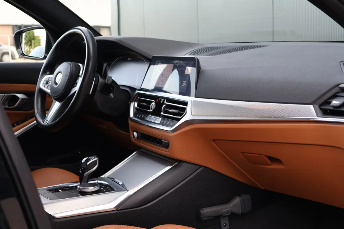320e M-Sport Business Edition Plus | Trekhaak | Laser Light |  Leer | Camera | Stoelverwarming V+A | Adaptieve Cruise