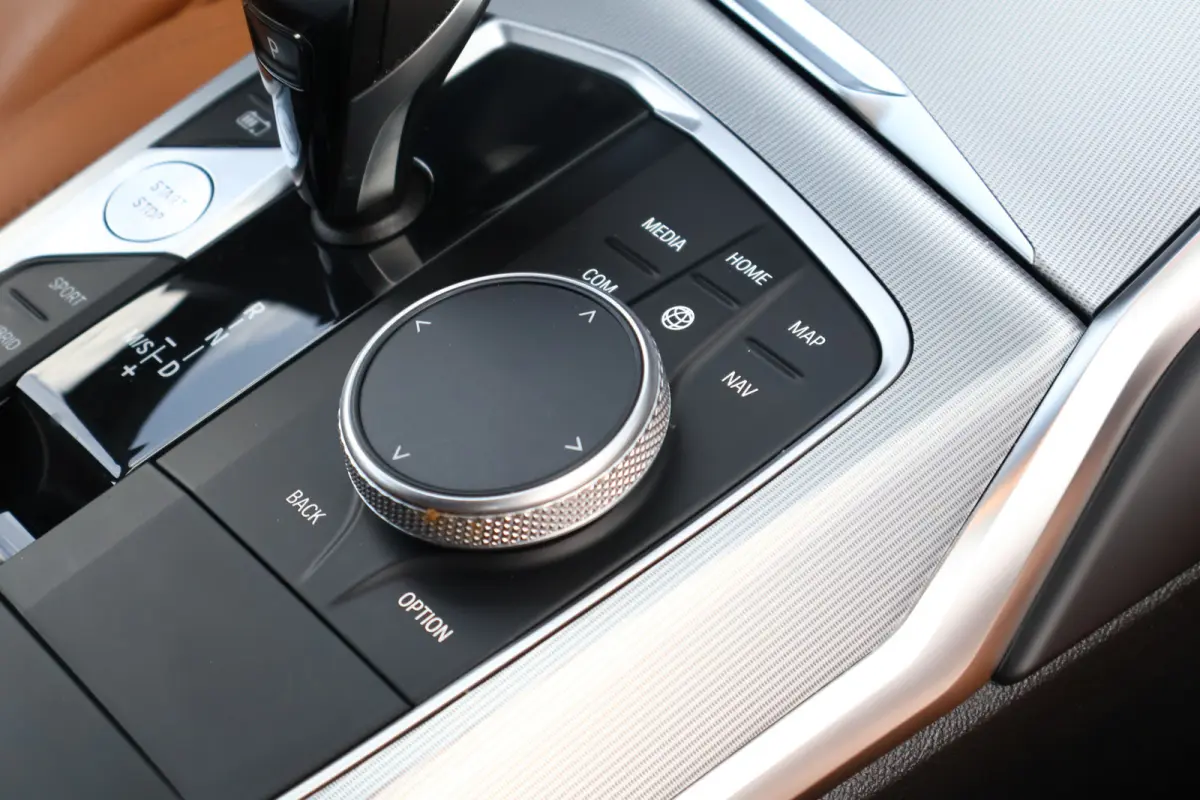 320e M-Sport Business Edition Plus | Trekhaak | Laser Light |  Leer | Camera | Stoelverwarming V+A | Adaptieve Cruise