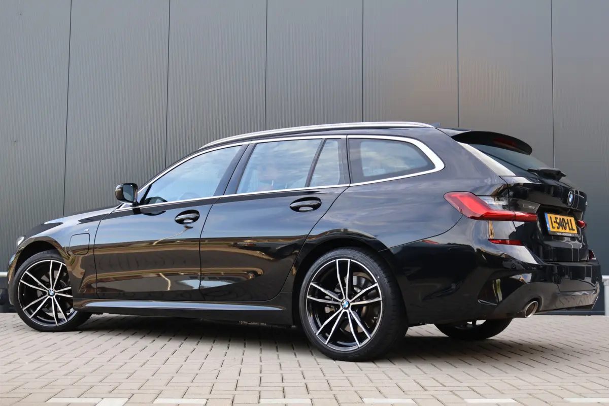 320e M-Sport Business Edition Plus | Trekhaak | Laser Light |  Leer | Camera | Stoelverwarming V+A | Adaptieve Cruise