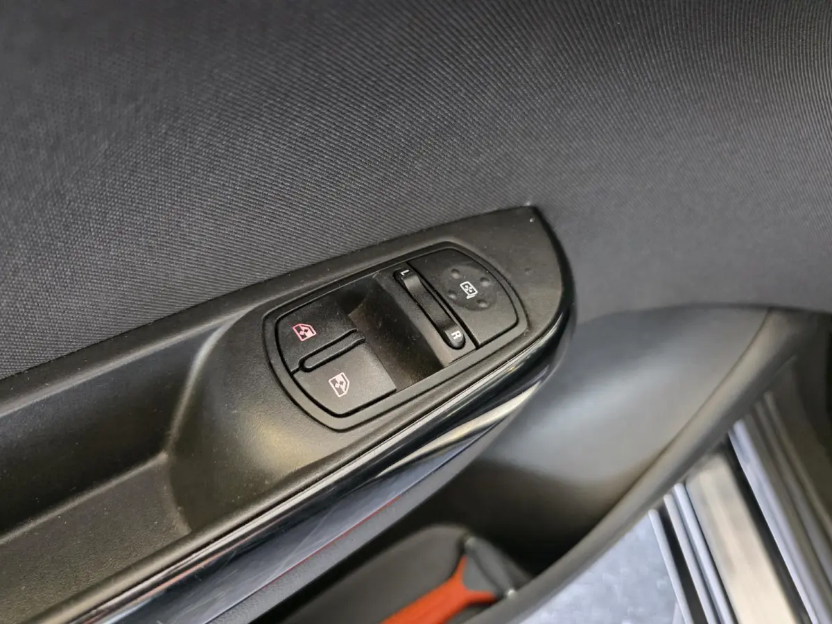 1.0 Turbo 120 Jaar Edition | 100% Onderhouden | Navigatie | Cruise Control