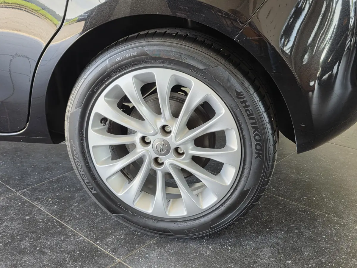 1.0 Turbo 120 Jaar Edition | 100% Onderhouden | Navigatie | Cruise Control