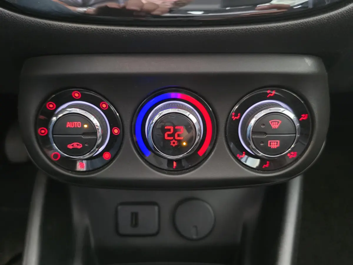 1.0 Turbo 120 Jaar Edition | 100% Onderhouden | Navigatie | Cruise Control