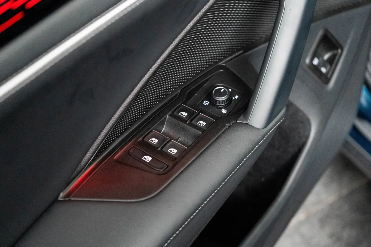 1.5 TSI eHybrid 204PK DSG-6 Elegance | TREKHAAK | AUTO. A. KLEP | 360 CAMERA | NAVIGATIE | LED MATRIX | MASSAGE VOORSTOELEN