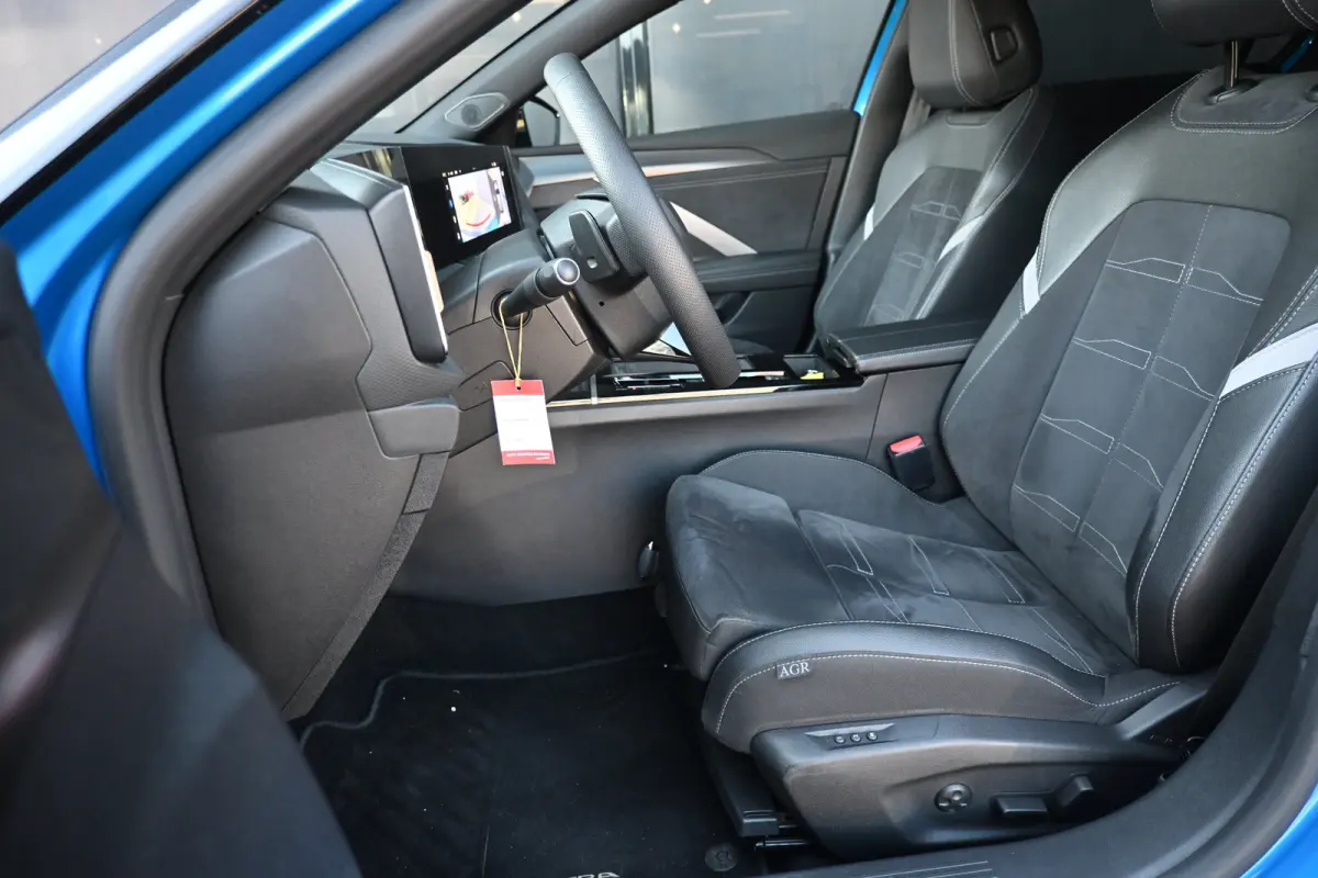 1.2 Turbo GS 130pk Automaat | Afn. Trekhaak | Elektr. Stoelen | Alcantara | 360 Camera | Keyless-Entry | Stuur/Stoelverwarming | !!