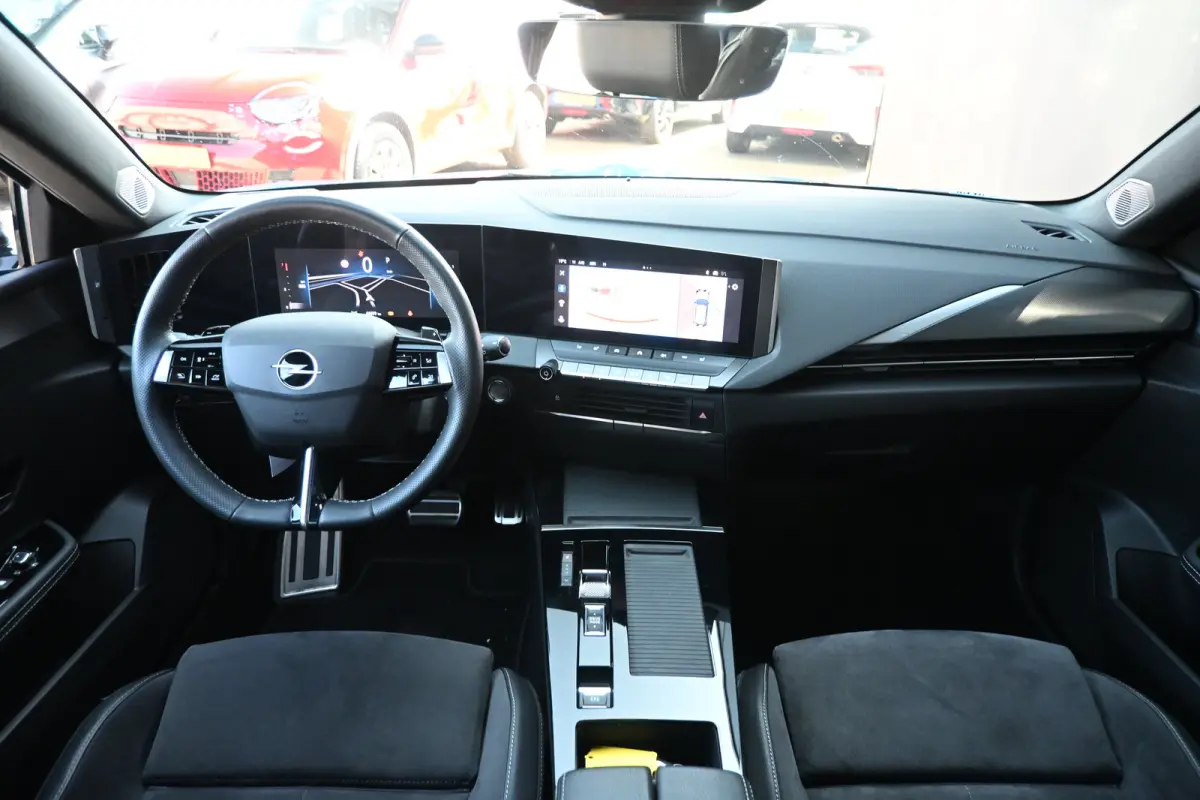 1.2 Turbo GS 130pk Automaat | Afn. Trekhaak | Elektr. Stoelen | Alcantara | 360 Camera | Keyless-Entry | Stuur/Stoelverwarming | !!