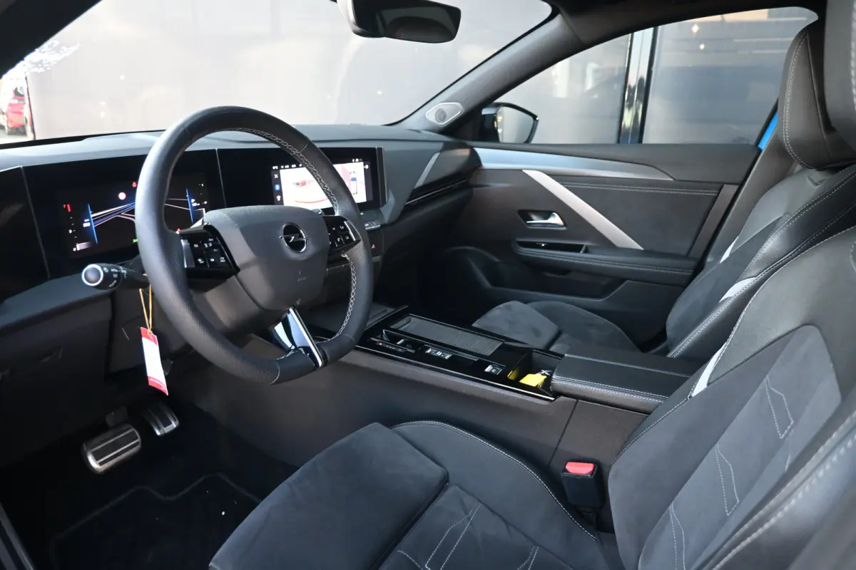 1.2 Turbo GS 130pk Automaat | Afn. Trekhaak | Elektr. Stoelen | Alcantara | 360 Camera | Keyless-Entry | Stuur/Stoelverwarming | !!