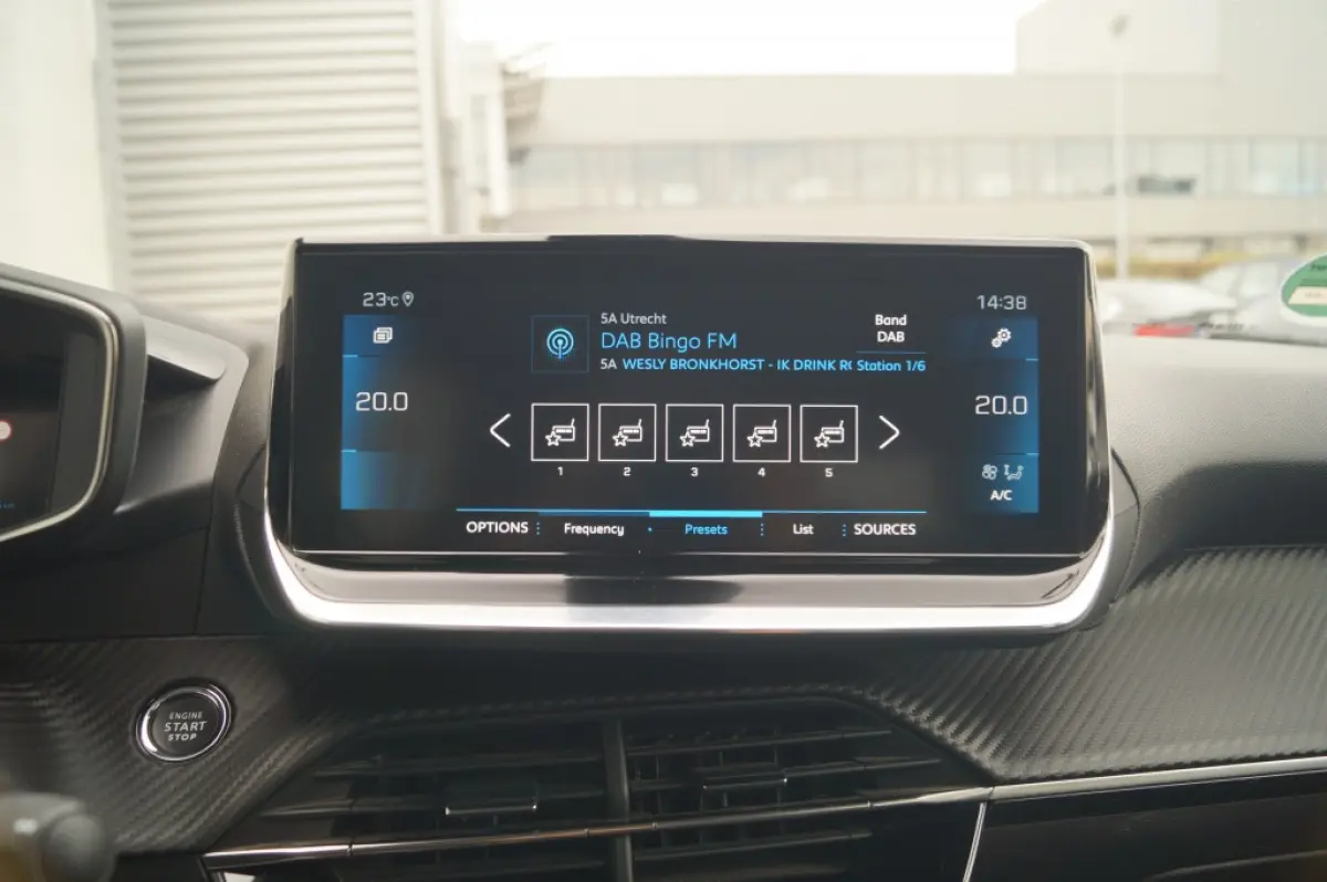 1.2 PureTech Allure -NAVI-ECC-CAM-TREKHAAK-PDC-