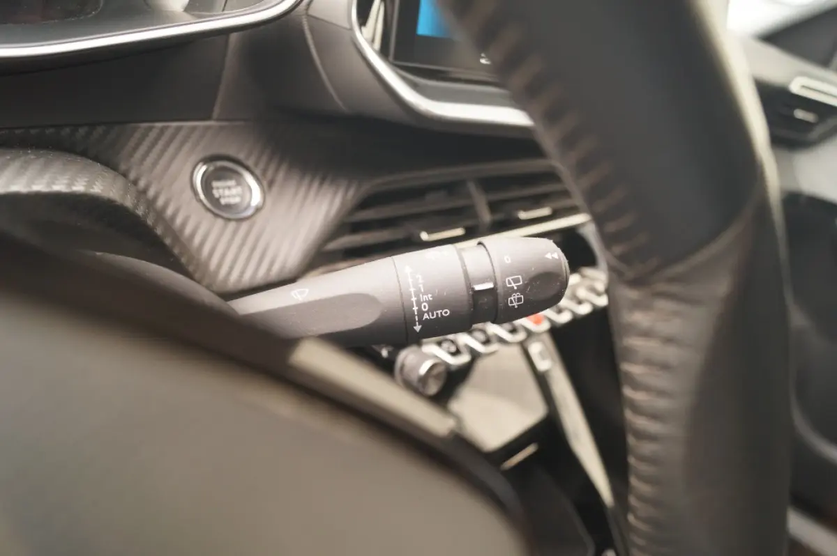 1.2 PureTech Allure -NAVI-ECC-CAM-TREKHAAK-PDC-