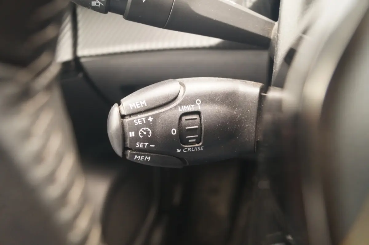 1.2 PureTech Allure -NAVI-ECC-CAM-TREKHAAK-PDC-