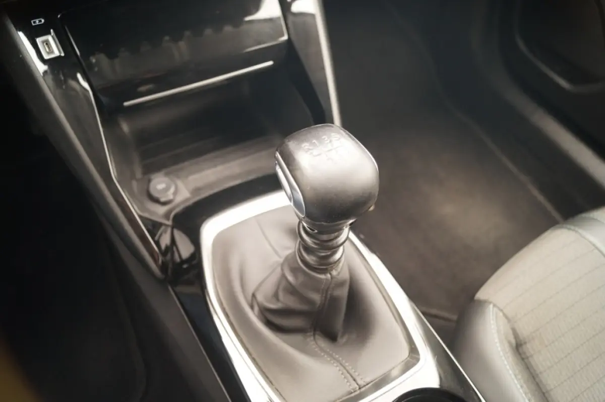 1.2 PureTech Allure -NAVI-ECC-CAM-TREKHAAK-PDC-